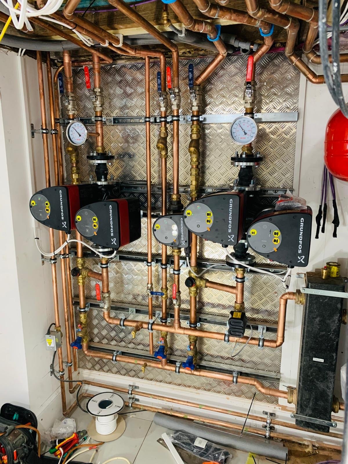 Multi-Zone Heating System with Grundfos Pumps